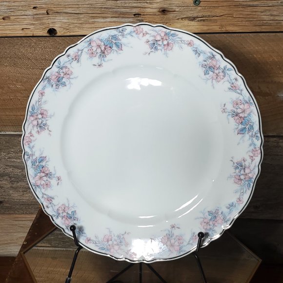 Valence by Porcelaine de Limoges France Dinner Plate - 1960's - Picture 1 of 5